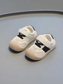 1 Pair Infant/Toddler Colorblock Patchwork Closed-Toe Hook & Loop Flat Retro Kids Sneakers For Daily Wear And Outings[Purchase Based On Actual Cm Inner Length] - Black - View 1