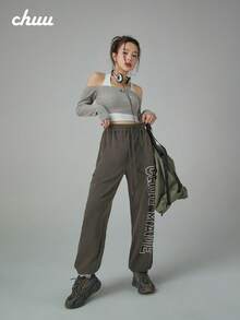 CHUU Sweet & Spicy 女款 2 合 1 吊帶長袖 T 恤，秋季露肩短版上衣，獨特設計 - 灰色 - 查看 7