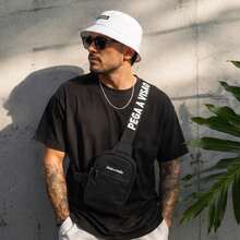 Pega A Visao Shoulder Bag Mini Crossbody Bag Black Wide Strap Black + Men's Bucket Hat Colorful Eye Catcher - 白色 - 查看 4