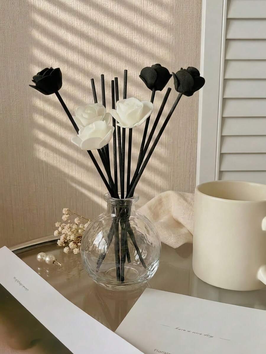 Haus Hana 黑玫瑰香薰棒,家居装饰白玫瑰仿真花 - 彩色 - 查看 1