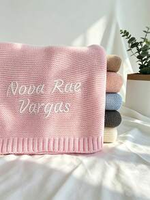 客製化刺繡針織毯，嬰兒車蓋毯，包巾，午睡毯，沙發披毯，個性化刺繡標誌，可機洗，可手洗（姓名/首字母/文字/日期/祝福），柔軟舒適，適合四季，居家、床鋪、旅行，情人節禮物，床罩，沙發毯，現代刺繡設計/午睡毯，便攜|時尚|柔軟觸感，週年紀念 - 彩色 - 查看 10