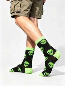 1/3 Pairs Street Style Alien Print Mid-Calf Socks, Unisex, Black And Green Contrast Color Alien Head Pattern, High Elasticity, Moisture-Wicking, Casual Socks, Hip-Hop Style, Matches Cargo Pants And Sneakers, All-Season Wear - Multicolor - View 4