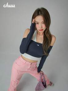 CHUU Sweet & Spicy 女款假兩件式長袖 T-shirt，秋季露肩短版上衣，獨特設計 - 藏蓝色 - 查看 6