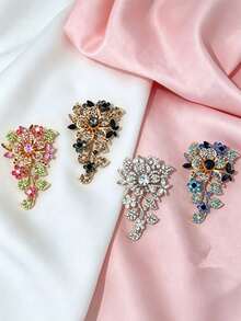 1pc Women's Floral Brooch, Luxury Palace Style Crystal Vintage Elegant Corsage, Fashionable Versatile Anti-Glare Pin, Perfect Gift - Multicolor - View 3