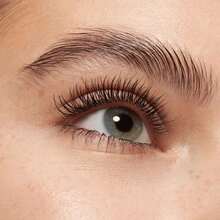 Essence إيسنس ماسكارا الرموش مقاومة للماء All Eyes On Me 8 مل - الأسود - مشاهدة 7