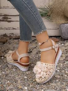 Bohemian Style Floral Crochet Wedge Sandals, Adjustable Ankle Strap Closed-Toe Straw Woven Sole Sandals - Beige - View 5