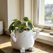1pc 3D Printed Cartoon Character Planter (Plants Not Included), High-Quality Plastic Material, Cute Character Design, Perfect Home For Money Plant, Succulents And Other Plants, Also Can Be Used As A Pen Holder, Creative Gift For Artistic Youth, Flower Lovers, Home Decorators, Birthday, Mother's Day, Teacher's Day, Creative Trinket, Cute Ornament (Actual Color May Vary Due To Lighting) - Heart-shaped Flower Pot - View 8