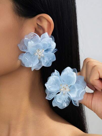 1 Pair Light Blue French Elegant Summer Beach Vacation Style Inlaid Fine Glitter Pearlescent Flower Core Women's Flower Earrings