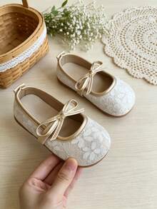 1 Pair Princess Style Mesh Embroidered Lace Breathable Pearl Flat Shoes, Flower And Bow Decor, Hollow Design, Easy To Put On And Take Off, Suitable For Birthday, Wedding, Formal Occasions, Party, Stage Performance And Unforgettable Moments. Suitable For Girls Shoes, Girls Sandals, Girls Student Shoes, Student Shoes, Children Shoes, Flower Children Shoes. - White - View 2