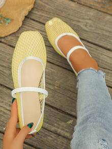 Beige-yellow Small Diamond Pattern