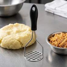Amassador De Legumes E Batatas Resistente Em Aço Inox Com Cabo Preto Antiderrapante - Preto - Visão 2