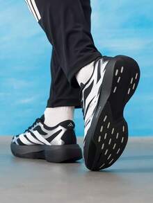 Adidas 男款 2026 春夏 ADIZERO EVO SL EXO M 輕量舒適日常通勤休閒跑步鞋 KI4764 - 黑色/白色/亮金屬鐵灰 - 查看 4