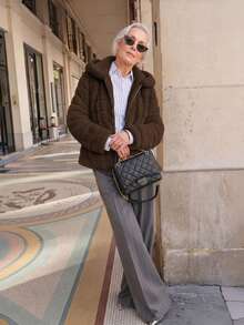 Mantel Wanita Berkerudung dengan Kantong dan Bulu Imitasi - Pilihan Sempurna untuk Musim Gugur/Musim Dingin - Coklat - View 3