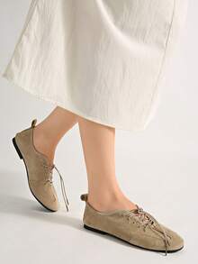 2026 春夏新款女款蝴蝶結裝飾芭蕾平底鞋 - 卡其色 - 查看 4