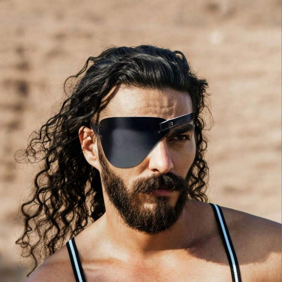 1 pieza Parche de ojo de pirata de cuero negro - Parche de un solo ojo ajustable. Accesorio de disfraz de cosplay vintage unisex, perfecto para Halloween, mascarada, actuación en el escenario y fiesta temática - Antifaz - Ver 1