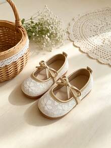 1 Pair Princess Style Mesh Embroidered Lace Breathable Pearl Flat Shoes, Flower And Bow Decor, Hollow Design, Easy To Put On And Take Off, Suitable For Birthday, Wedding, Formal Occasions, Party, Stage Performance And Unforgettable Moments. Suitable For Girls Shoes, Girls Sandals, Girls Student Shoes, Student Shoes, Children Shoes, Flower Children Shoes. - White - View 4