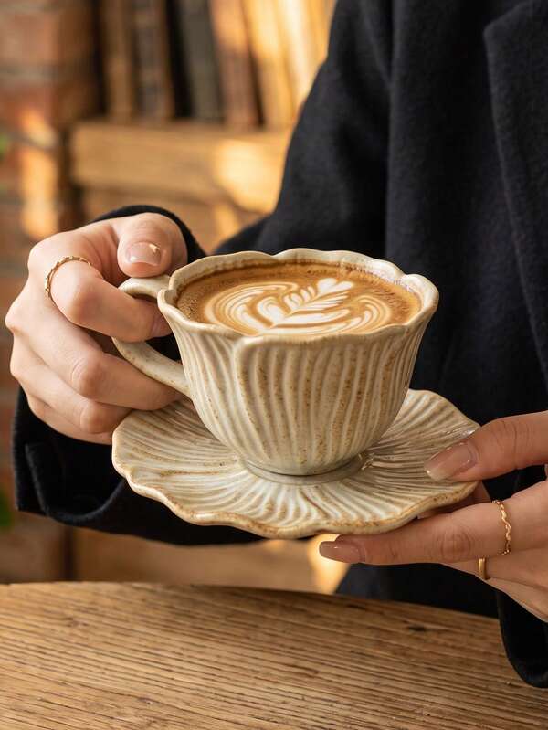 DearDali 1 Set Glazed Ceramic Coffee Cup And Saucer Set, Espresso, Cappuccino, Hot Chocolate, Vintage Petal Design, Niche Creative Ceramic Cup, Exquisite Afternoon Tea Small Cup And Saucer Set, Suitable For Restaurant, Afternoon Tea, Cafe, Interesting Gift Cup
