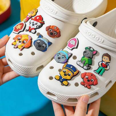Paw Patrol 31 piezas Ryder Chase Skye Anime dibujos animados Encantos de Zapatos para Decoración de Zapatos Tipo Zueco...Accesorios, Para Mujeres Hombres Regalo de Fiesta de Cumpleaños para Actividades al Aire Libre, Vacaciones, Viajes, Accesorios de Vestuario y Regalos