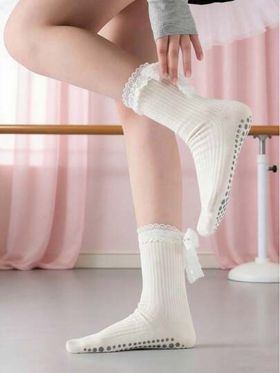 Calcetines de yoga para mujer con encaje y lazo, antideslizantes, de media pantorrilla acanalados para pilates y barre con agarres de silicona, transpirables, elásticos y antideslizantes para entrenamiento, fitness, ballet, estudio y deportes al aire libre