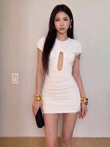 Chic Women's White Bodycon Short Dress, Featuring A Round Neck, Short Sleeves, Ruched Details, And A Flattering Fit For Parties And Elegant Occasions - White - View 2