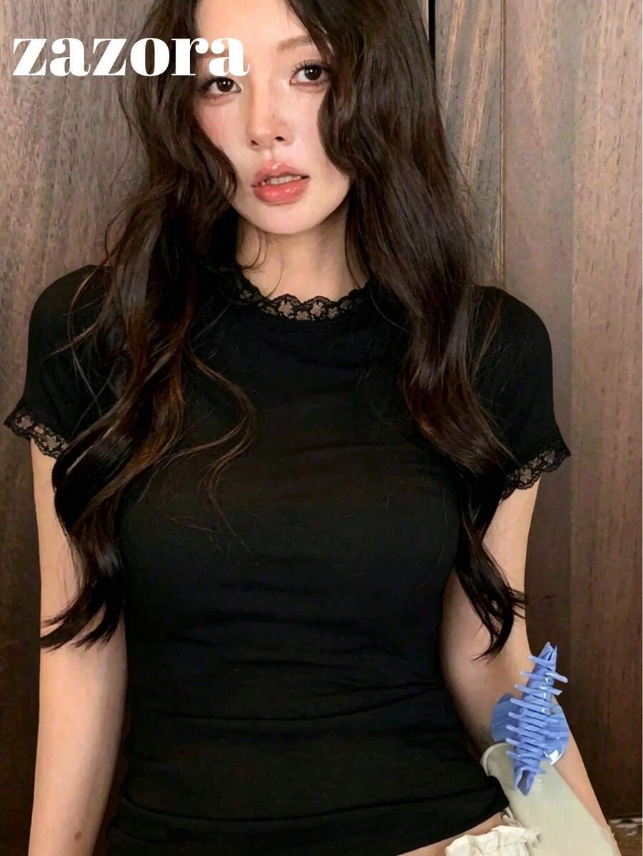 小眾法式蕾絲設計修身短版T恤,輕量透膚防曬舒適夏季上衣 - 黑色 - 查看 1