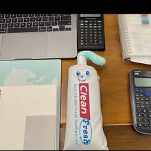 Realistic Toothpaste-Shaped Pencil Case, Funny Smiling Face Pencil Bag, Desktop Stationery Organizer, Suitable For Students Back To School, Office Workers, Ideal Gift For Halloween, Christmas For Friends And Family - Toothpaste Style - View 8