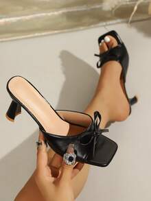 Sandálias Slide Femininas de Salto Alto Stiletto, Estilo Coreano, com Laço Delicado, Bico Quadrado e Aberto, Confortáveis e Versáteis, Slip-On - Preto - Visão 1