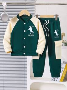 男童幼兒秋冬美式棒球風兩件套，深綠色拼接落肩袖夾克 + 工裝口袋運動長褲 - 墨綠色 - 查看 1