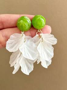 1 Pair Fashion White Matte Petal Tassel Earrings For Women And Girls, Party, Vacation, Banquet, Travel, Jewelry Gift, European And American Style Dangle Earrings - White - View 2