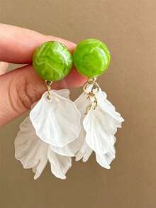 1 Pair Fashion White Matte Petal Tassel Earrings For Women And Girls, Party, Vacation, Banquet, Travel, Jewelry Gift, European And American Style Dangle Earrings - White - View 1