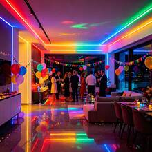 شريط إضاءة LED RGB بطول 100 قدم إضافي، إضاءة غرفة نوم ذكية مع جهاز تحكم عن بعد ب- 44 مفتاح وطاقة USB، مناسب لغرفة النوم وغرفة المعيشة والمطبخ والحفلات والزفاف وديكور المنزل وديكور غرفة الألعاب وزينة الهالوين والكريسماس - ميني-44K-B - مشاهدة 8