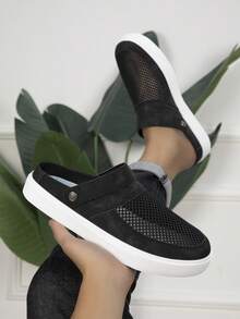 Sandalias tipo slide de malla de unicolor para hombre con patchwork de microfibra, parte superior hueca y correa trasera ajustable, adecuadas para ir al trabajo, viajar, conducir y uso diario en verano - Negro - Ver 2