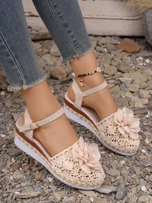 Bohemian Style Floral Crochet Wedge Sandals, Adjustable Ankle Strap Closed-Toe Straw Woven Sole Sandals - Beige - View 1