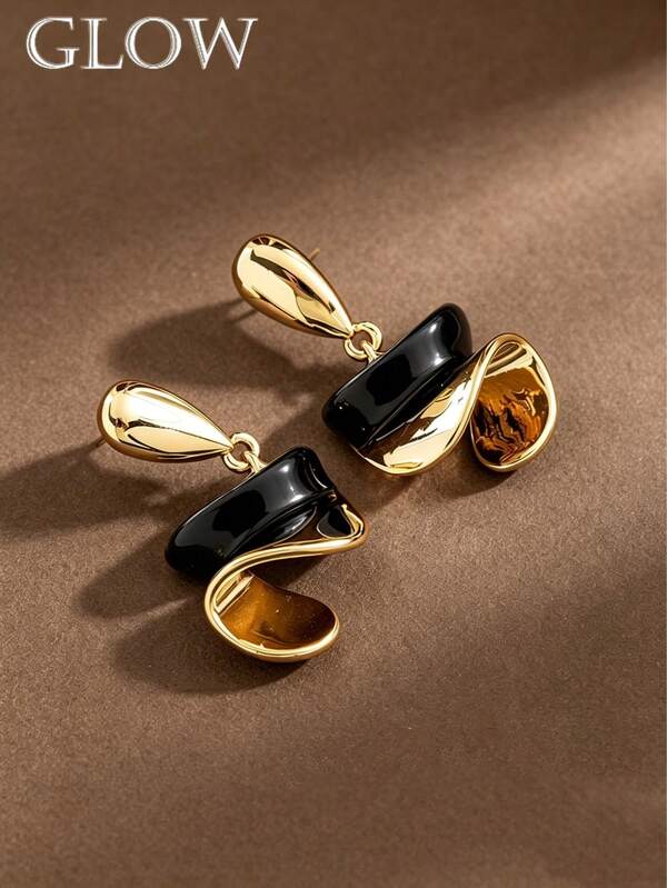 1 Pair Black French Vintage Fashion Luxury Geometric Shell White Stud Earrings, Suitable For Young Girls Daily And Holiday Wear