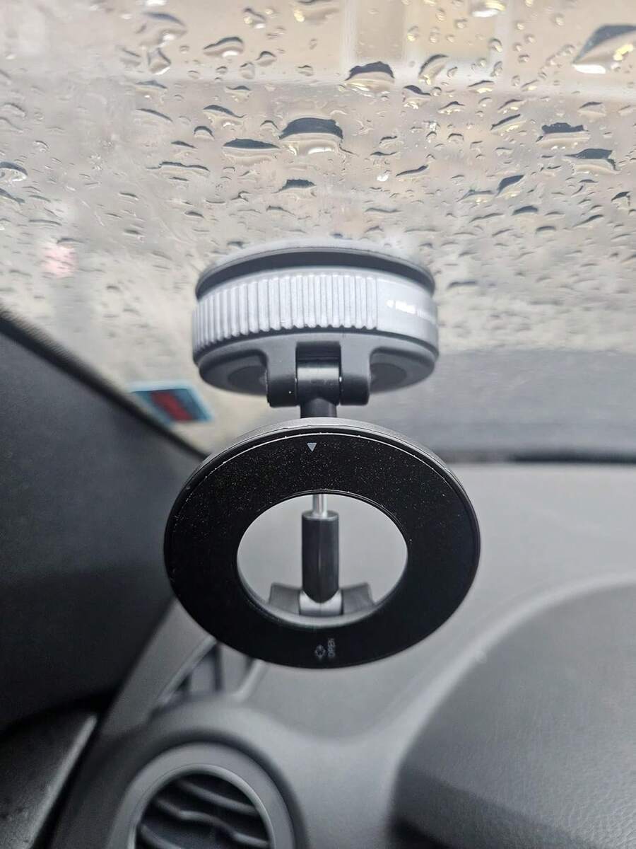 Multifunctional Vacuum Magnetic Phone Holder, Foldable Portable Vacuum Suction Mount, Universal Rotating Bracket For Dashboard And Windshield, Vacuum Suction Magnetic Car Mount, Multiple Styles Available - Random Styles - View 1