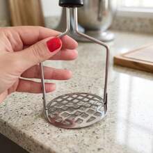 Espremedor E Amassador Manual Para Batata Mandioca E Feijão Em Aço Inoxidável Durável - Preto - Visão 8