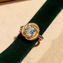 Anillo elegante vintage de mujer con rosa 3D e incrustación de circonita blanca, chapado en oro de 18K cepillado - Blanco - Ver 3