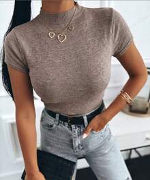 SEREN Slim Fit Atasan Rajut Lengan Pendek Leher Bulat Wanita Musim Panas Model Baru Minimalis untuk Perjalanan Sehari-hari Warna Polos - Khaki - View 2