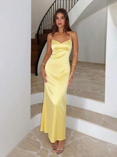 Robe longue de soirée formelle Colysmo pour femme, jaune, sexy, en satin, col en V, dos nu croisé avec liens à nouer, bretelles spaghetti, coupe sirène, pour invitée de mariage