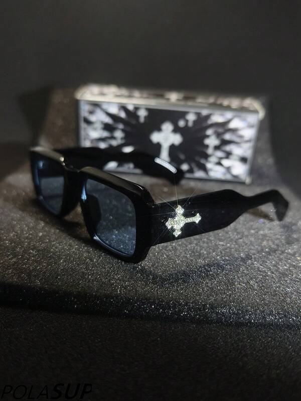 Diamond Heart Cross 1 kính thời trang nam gọng vuông nhỏ đa giác phong cách châu Âu Mỹ retro, họa tiết hình học chữ thập đính đá rhinestone, bóng sáng, vintage, casual, bohemian, court style, dễ thương, thanh lịch, tối giản cao cấp, phù hợp mọi mùa, thiết kế đường phố cá tính, gọng đền khảm hình trái tim, phụ kiện ngách cool