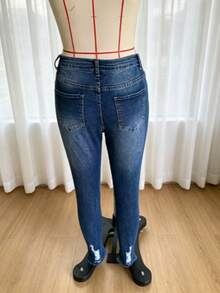 女款破洞修身提臀性感牛仔褲 - 深色水洗藍 - 查看 2