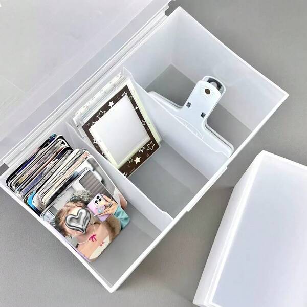 Kotak Penyimpanan Photocard/Bagan 3 Sekat, Matte Buram, Anti Debu, Tutup Flip untuk Kartu Lomo Idol, Hard Sleeve, Pin Brick, Perlengkapan Pengemasan, Organizer Koleksi Penggemar untuk Remaja Perempuan untuk Menyortir Alat Tulis Meja, Wadah Penyimpanan Dekorasi Meja Minimalis Estetis Ideal