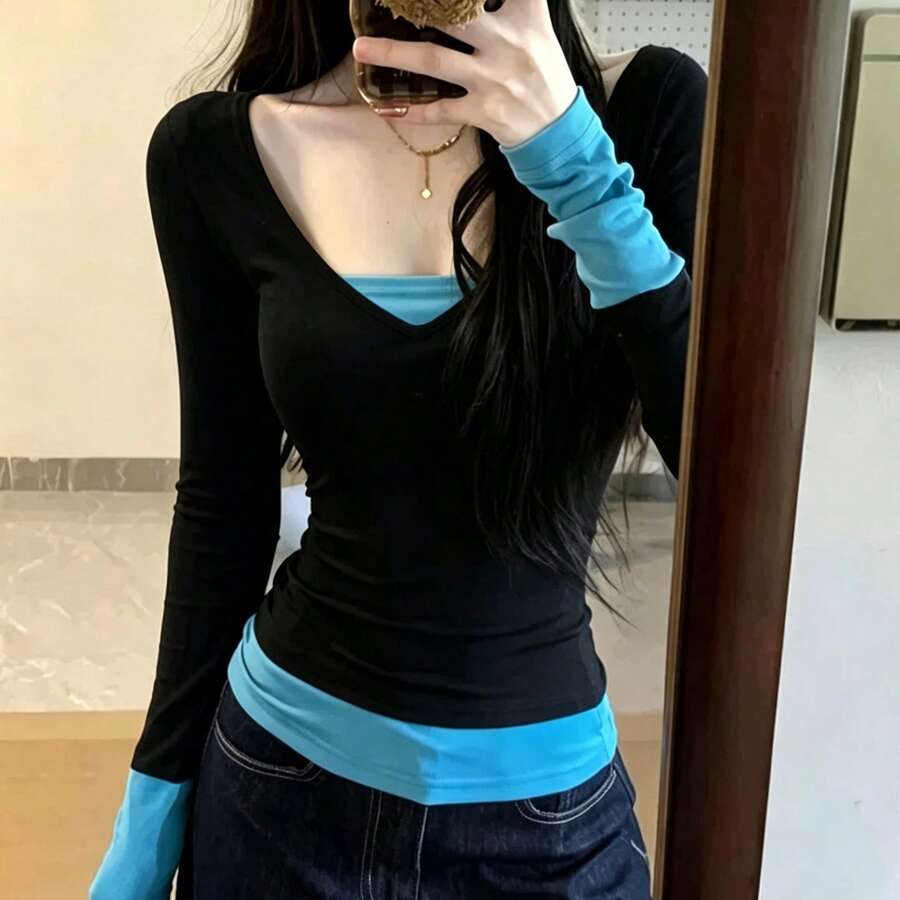 女款 Pure Desire 性感辣妹對比色 V 領長袖 T 恤,修身顯身材秋季穿搭,時尚休閒優雅通勤百搭層次上衣 - 黑藍色 - 查看 1