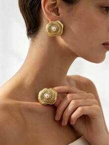 French Ins Style College Girl Gentle Soft Multi-Style Stud Earrings, Glossy Twisted Rope Wreath, Spiral Sun, Scallop, Polished Metal Texture, Daily Luxury Jewelry Comfortable For All-Day School Wear, Accessories Can Be Worn Individually Or Paired With Necklace, Bracelet, Pendant For Affordable Outfit, Suitable For Beach Vacation, Campus Daily, Wedding Banquet, Back To School Season Gift, Wedding Season Gift - Multicolor - View 6