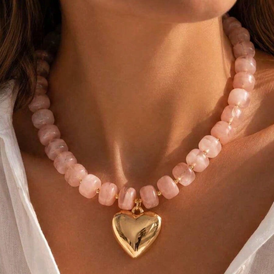 1pc Bohemian Style Exaggerated Pink Resin Beads Necklace With Gold Heart Pendant, Fashionable Elegant Women's Neck Accessory Suitable For Daily Wear, Date, Vacation And Party