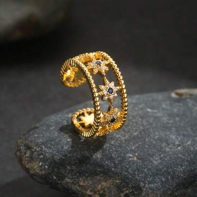 1 chiếc nhẫn đồng mạ vàng 18K đính đá Cubic Zirconia thiết kế ngôi sao 8 cánh rỗng hở sáng tạo, phong cách tối giản unisex cao cấp sang trọng, phụ kiện đa năng cho đi làm, hẹn hò, đeo hàng ngày không phai màu