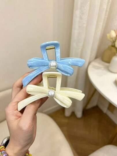 1/2pcs Gentle Water Ripple Bow Pearl Hair Claw Clip For Women, Fresh Blue & White Dual Color Options, Glossy Finish With Transparent Luster, Adorned With Smooth Pearl Center, Exquisite And Youthful. Thickened Spring For Firm Grip, Securely Holds Even Thick Hair For Bun And Half-Up Hairstyles, INS Korean Style Aesthetic, Versatile Sweet Hair Accessory For Daily Commute And Dates