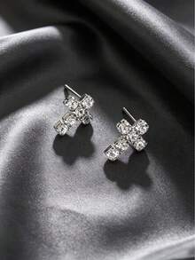 1 Pasang Anting Tusuk Salib Kristal Wanita - Perak - View 5