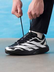 Adidas 男款 2026 春夏 ADIZERO EVO SL EXO M 輕量舒適日常通勤休閒跑步鞋 KI4764 - 黑色/白色/亮金屬鐵灰 - 查看 2