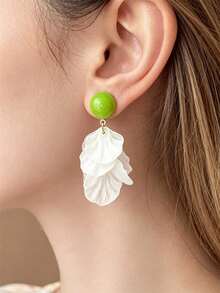 1 Pair Fashion White Matte Petal Tassel Earrings For Women And Girls, Party, Vacation, Banquet, Travel, Jewelry Gift, European And American Style Dangle Earrings - White - View 3